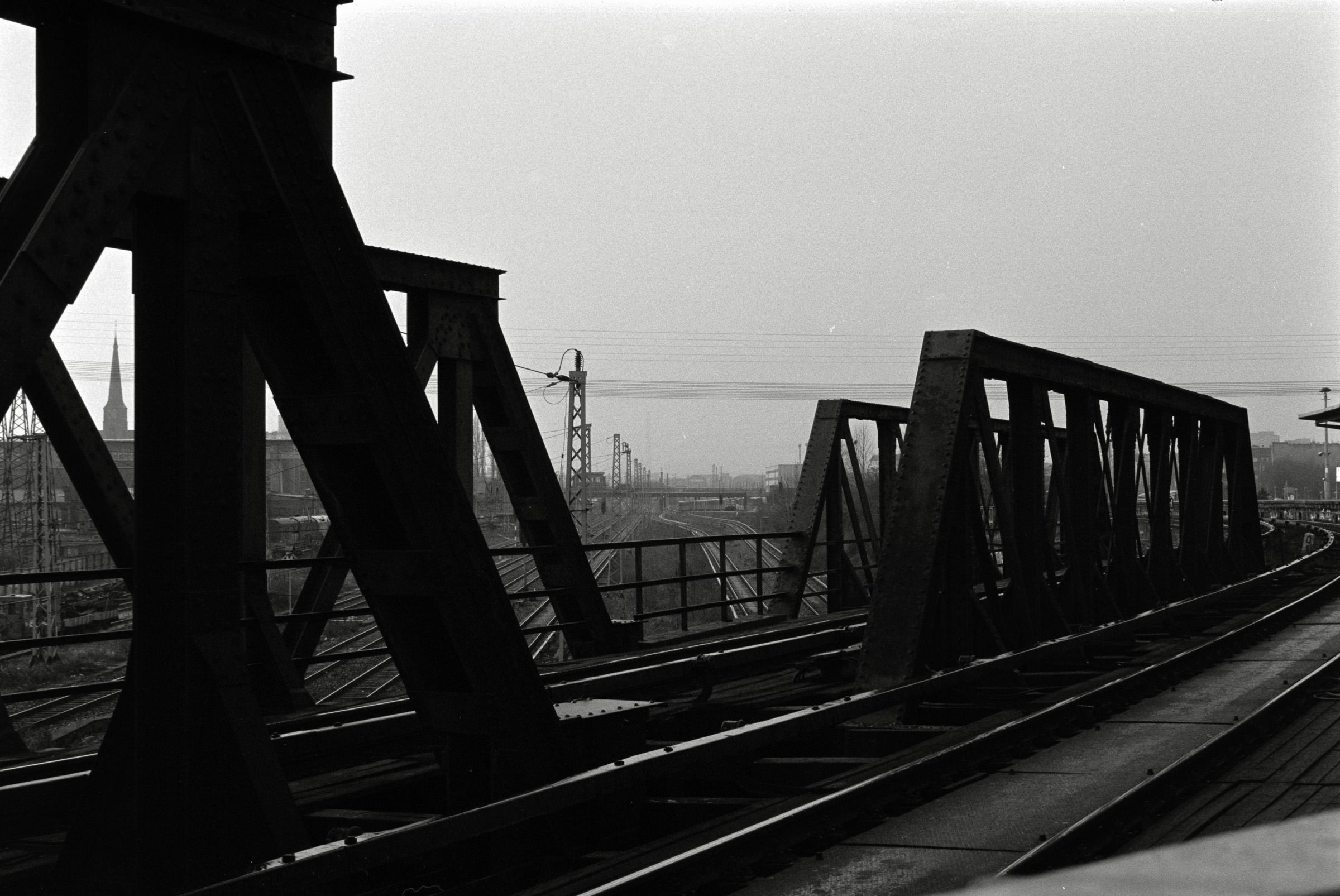 AHP F1993 03 005 sc240902 img09 NLP